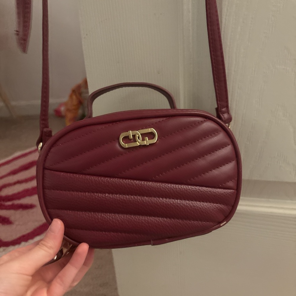 Elegant Burgundy Quilted Crossbody Bag